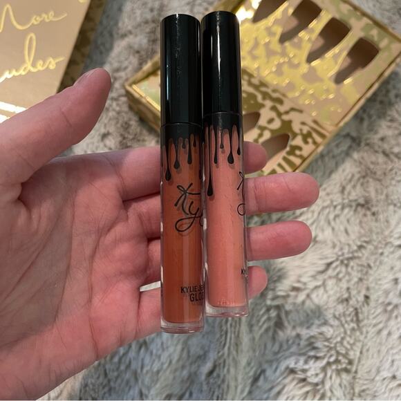 2 New Kylie Cosmetics Lip Glosses Cupcake & Cinnamon - Picture 4 of 8